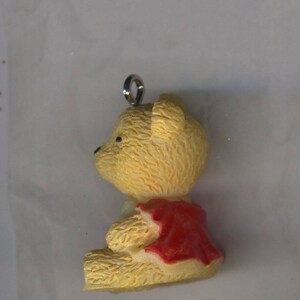 Pendentifs ourson, Teddy Bear à noeud papillon, 3 couleurs au choix, bijou pour enfant ou porte-clef kawaï image 4