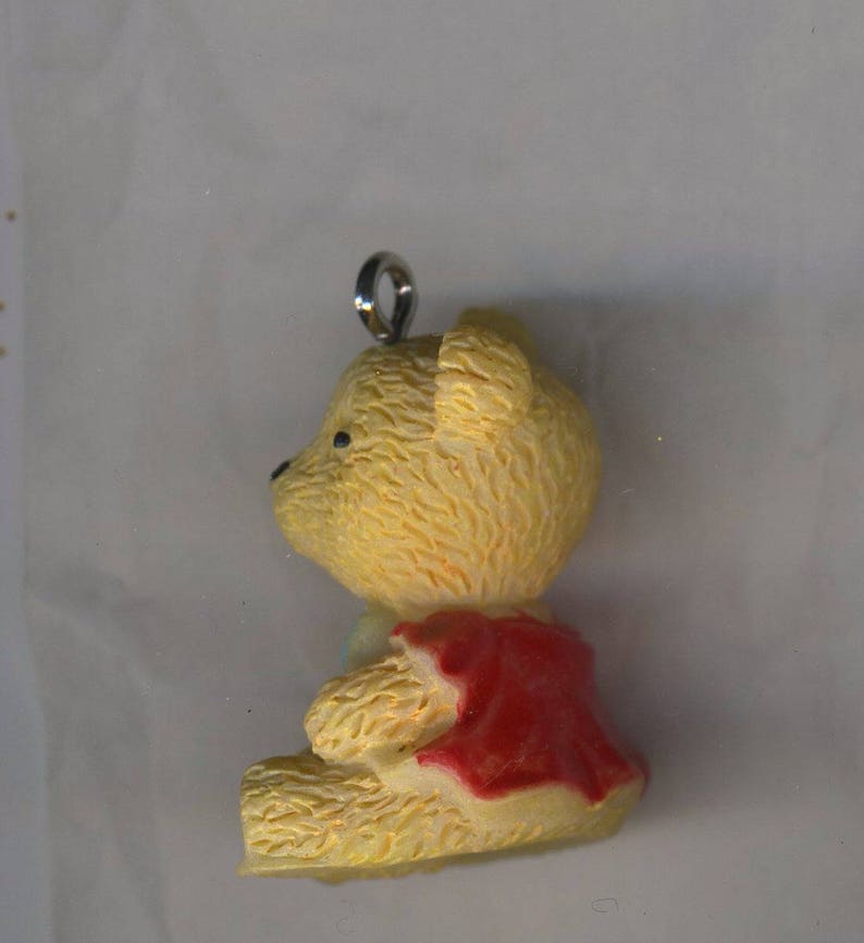 Pendentifs ourson, Teddy Bear à noeud papillon, 3 couleurs au choix, bijou pour enfant ou porte-clef kawaï image 4