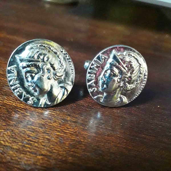 Boutons de manchette dame antique, personnage de Sabine, en métal argenté, vintage à l'état du neuf, cadeau pour femme ou homme