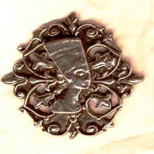 Pharaoh or Queen Nefertiti print, Egypt, filigree silver metal 37 mm, embellishment for jewelry, scrapbooking, binding, cabinetmaking