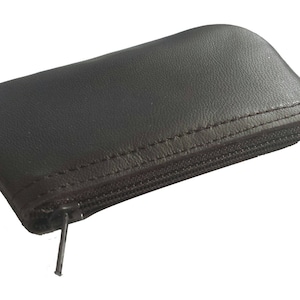 Eenvoudige leren portemonnee, cadeau voor mannen en vrouwen, portemonnee met ritssluiting en sleutelhanger aan de binnenkant, verkrijgbaar in twee kleuren: zwart of bruin.