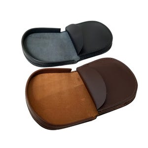 Authentieke leren portemonnee - handgemaakte elegantie van Ubrique! Verkrijgbaar in twee kleuren: zwart of bruin.