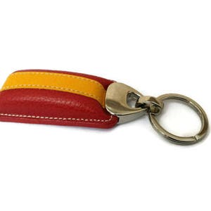 Porte-clés en cuir avec drapeau espagnol, français ou portugais