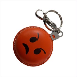 Emoji Leather Keyring – Fun Gift Idea | Padded 5cm Cute Emoji Bag Charm | Carabiner & Ring | Unique Keychain for Keys, Backpack or Purse