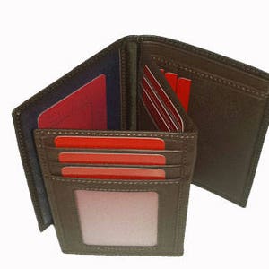 Cartera de cuero para guardar los billetes y tarjetas.