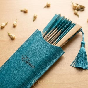 Personalized 23 cm Flat Leather Fan Case - Protection and Elegance in a Compact Design
