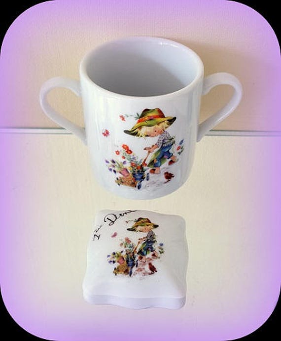 Mug 2 Anses et Boite 1Ère Dent Motif Enfant Poulbot Réalisé sur Porcelaine de Limoges Ensemble Cadea