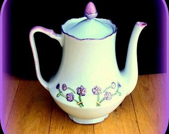 Superb teapot, coffee maker, hand-painted flower pourer on white porcelain for all hot drinks