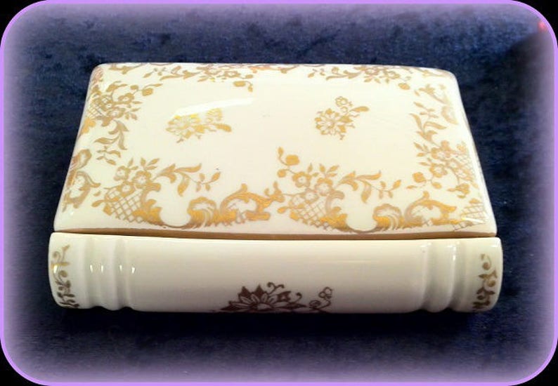 Log shaped jewelry box casket intimate pattern gold pink Limoges porcelain