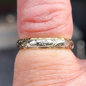 Killer 1940s Art Deco style 2 tone 14k yellow and white gold Orange Blossom motif ladies wedding band engagement stacker ring WATCH VIDEO