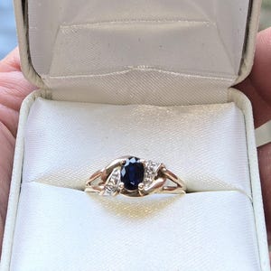 Great Estate find 1980-90s vintage genuine oval shaped Sapphire and diamond knot design style 10k yellow gold ladies ring WATCH VIDEO