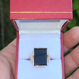 Rare Amazing Estate Find Classic style Gothic look 1950s era mid century 10k yellow gold onyx mens ladies signet ring WATCH VIDEO