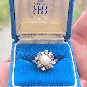 Rare Vintage Birks 1980-90s Art Deco style detailed 18k white gold ladies Pearl ring with genuine Diamonds Nice WATCH VIDEO