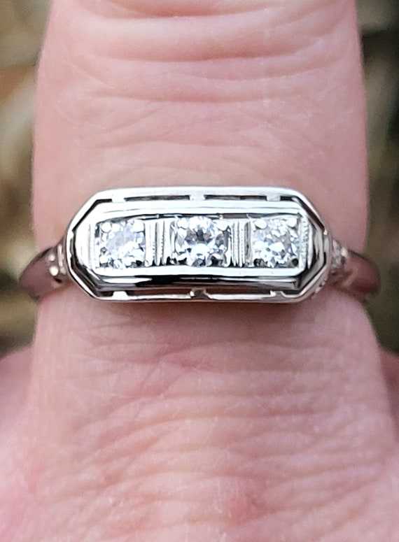 Spectacular antique 1920s Edwardian 14k white gold filigree Art Deco diamond ladies Trilogy Past Present Future ring WATCH VIDEO