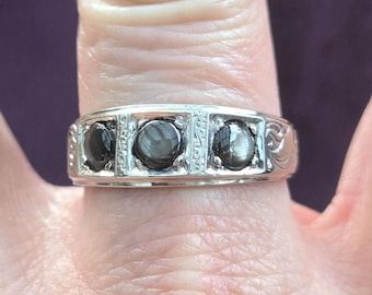Amazing Estate vintage Gothic look 1960s mid century 10k Black Star Sapphire mens ladies signet ring with detailed engraving WATCH VIDEO