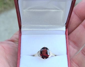 Amazing Estate vintage 10k yellow gold Stunning large 3CT oval shaped genuine red Garnet and diamond ladies ring Stunning Look WATCH VIDEO