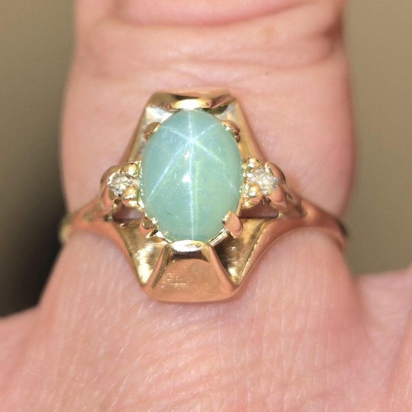 Amazing Estate vintage 1970s 14k yellow gold ladies ring Rare Mint Green Linde Star sapphire with diamonds Stunning Effects WATCH VIDEO
