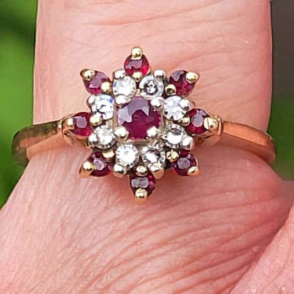 Amazing Estate vintage 1980s 14k yellow gold genuine ruby and diamond daisy starburst design cluster ladies ring Stunning Look WATCH VIDEO