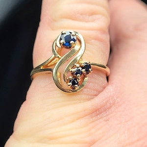 Spectacular Vintage 10K yellow gold intricate detailed swirl design genuine Sapphire ladies ring Amazing Look WATCH VIDEO