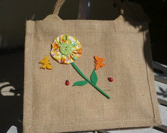 sac en jute pour enfant, petite déco fleur en coton et feutrine doublure sac en cotonnade
