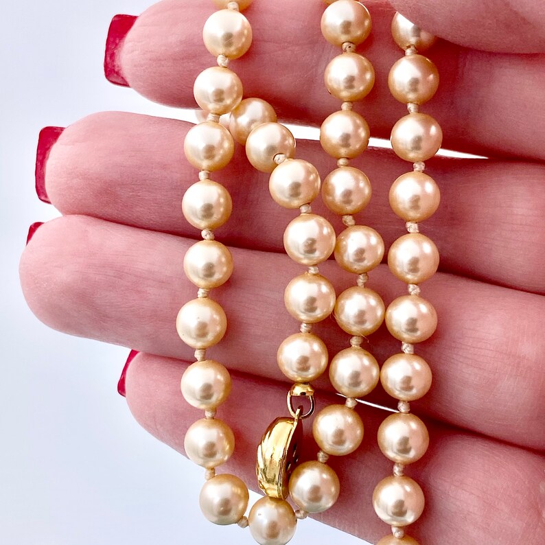 MARVELLA Vintage Creamy Pearlescent Bead Knotted Signed Necklace
