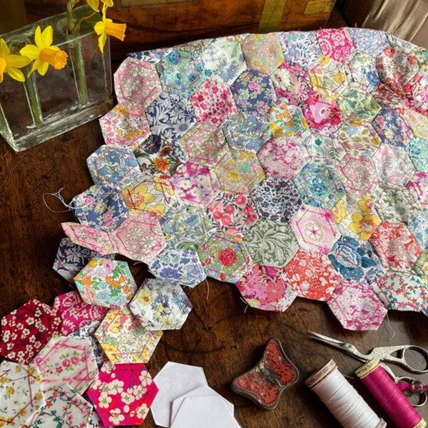 LIBERTY LONDON x 60 hexagons and papers for paper piecing