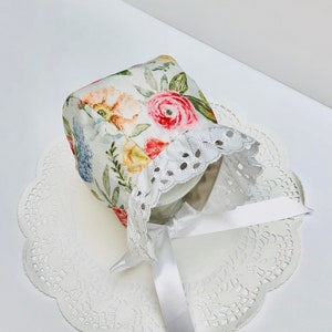 Baby bonnet. Bonnet for girl.