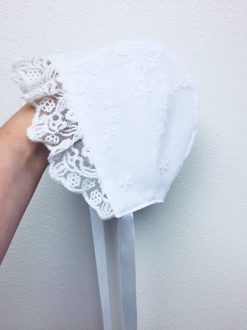white lace bonnet