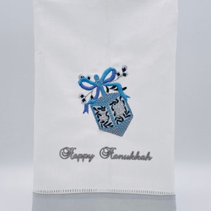 Chanukkah decor.Hanukkah decor.Hanukkah hostess gift.Jewish wedding shower gift.Chanukah linens