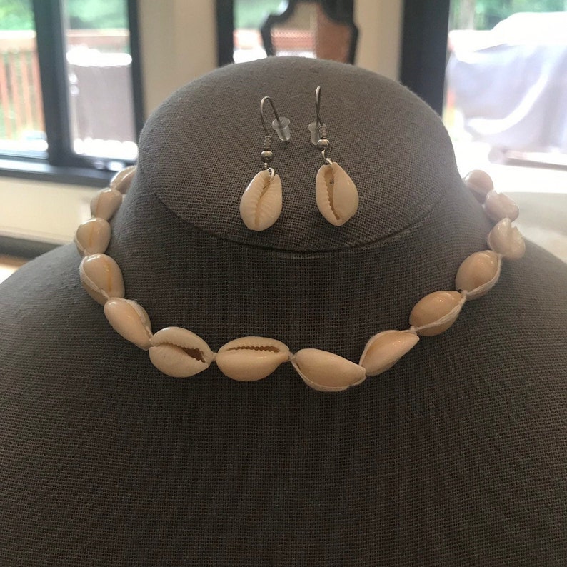 Boho trendy earrings-silver-cowrie shell-white-drop earrings-summer-beachy