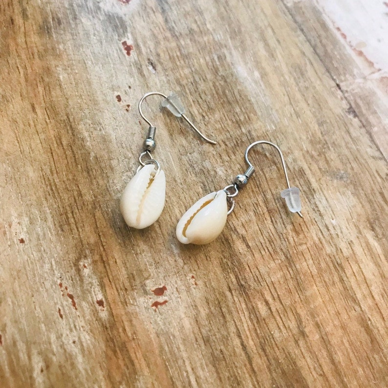 Boho trendy earrings-silver-cowrie shell-white-drop earrings-summer-beachy