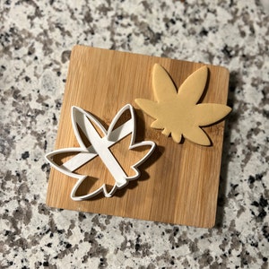 MARIJUANA LEAF Cookie Cutter / Fondant Cutter