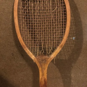 Vintage jüdischer Tennisschläger aus Holz – Mein Tennismuseum