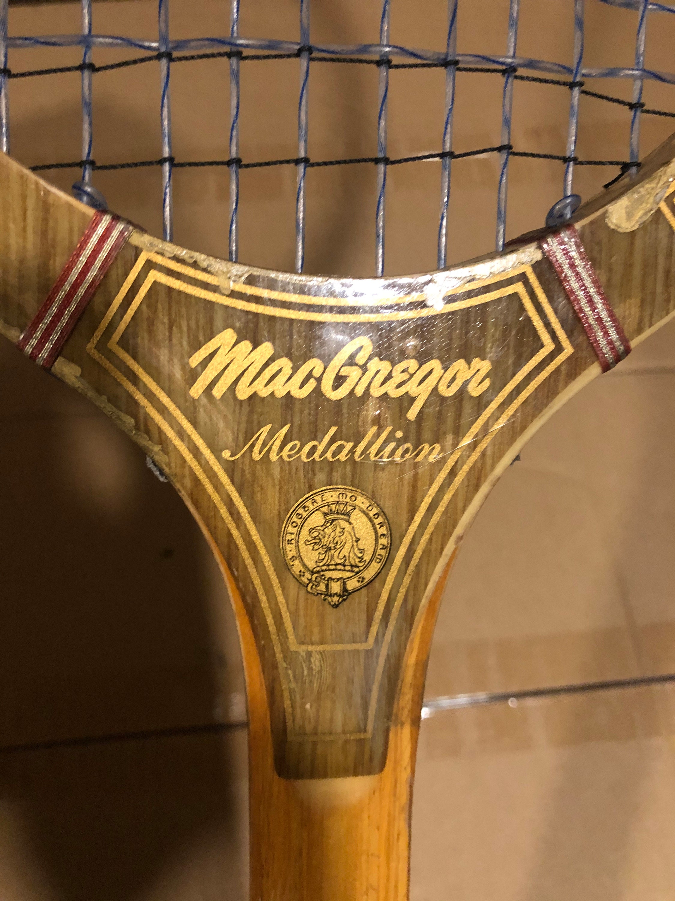 Raquette de tennis professionnelle MacGregor vintage achetée en 1968, à peine utilisée - France