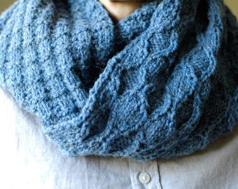 Urbane Infinity Scarf - easy cowl pattern for an Infinity scarf | winter accessory | best knits for fall | gorgeous scarf pattern | PDF