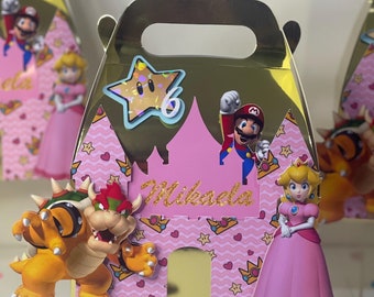 Princess Peach Favor Box: 3D Gold Accent Birthday Decoration