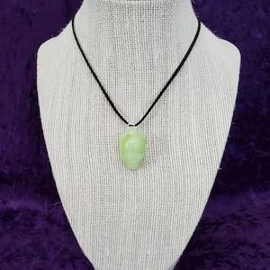 Green/White Glass Skull Necklace