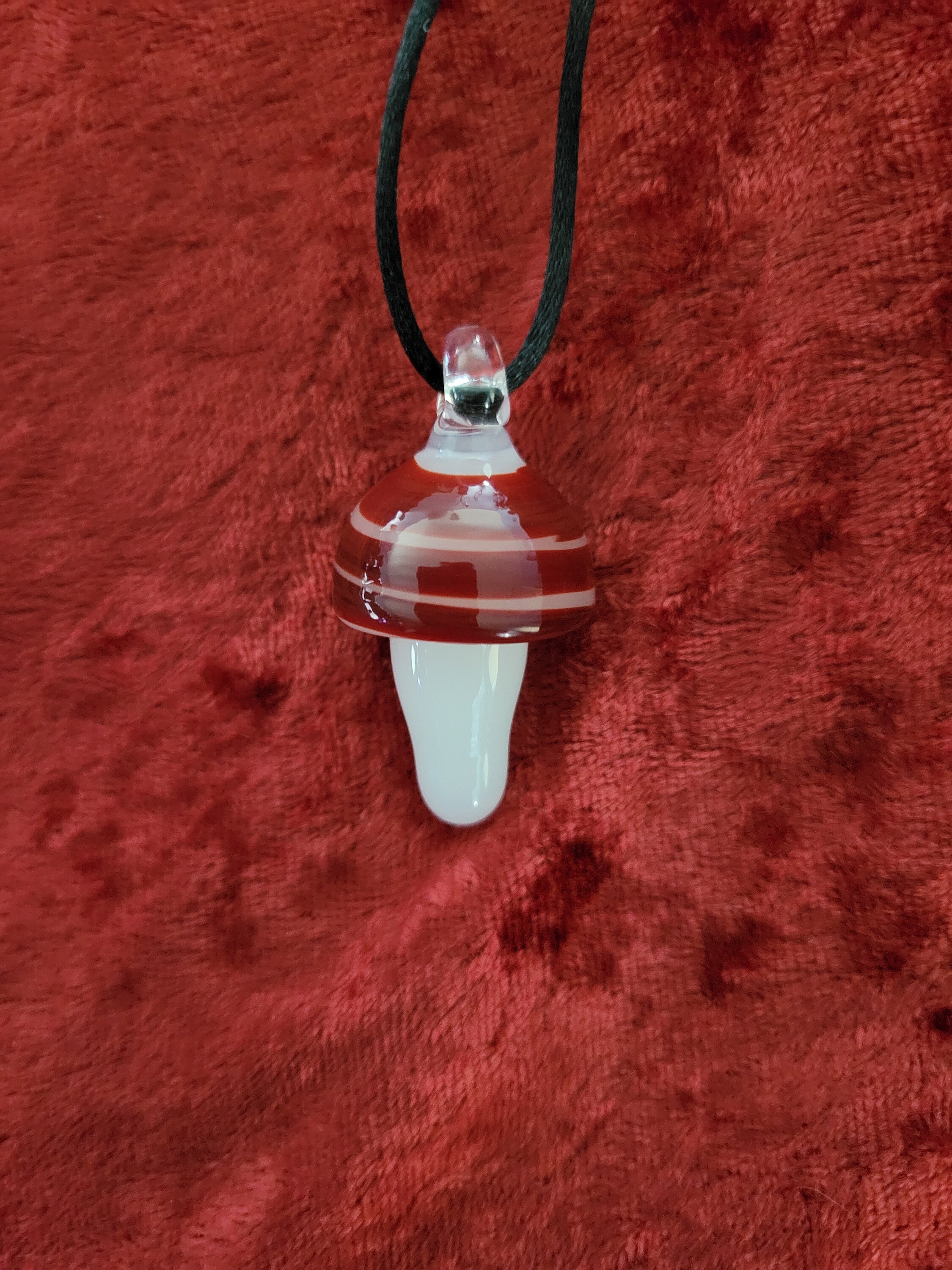 Collier Enfant – Pendentif Verre – Champignon Rouge – Fantaisie – AE6