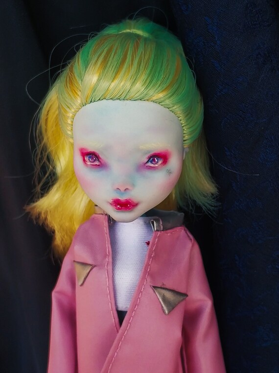 monster high doll with blue hair