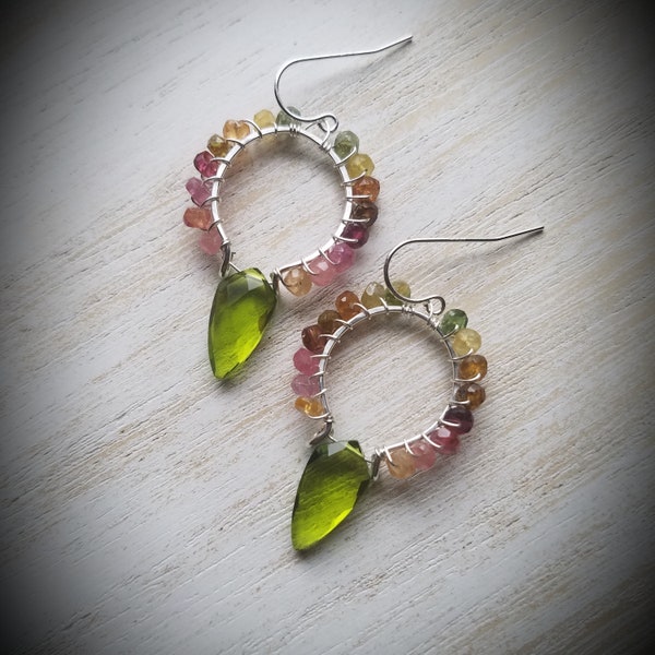Regenbogen Turmalin Ohrringe / / Creolen / / Perlen Edelstein Ohrringe / / Peridot Ohrringe
