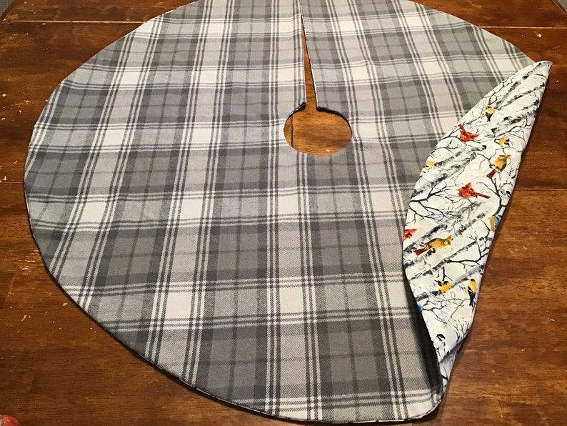 Cardinal Christmas Tree Skirt 