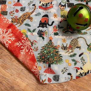 Cat Christmas Tree Skirt: Modern Kitten tree skirt Elf tree skirt red snowflake tree skirt cat lover Christmas Christmas cat decor elf decor