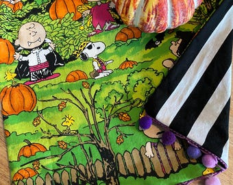 Charlie Brown Fall table runner Great Pumpkin Charlie Brown table runner Snoopy Halloween table runner Fall Peanut Gang table runner snoopy