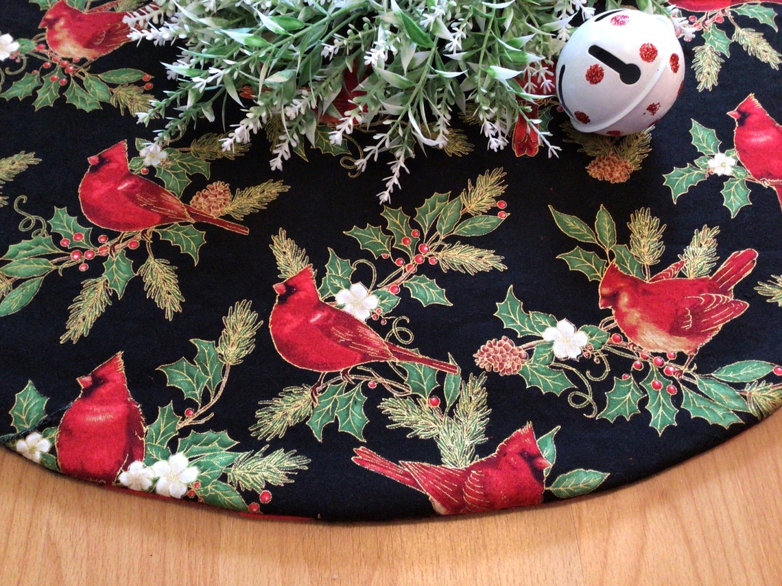 Cardinal Christmas Tree Skirt 