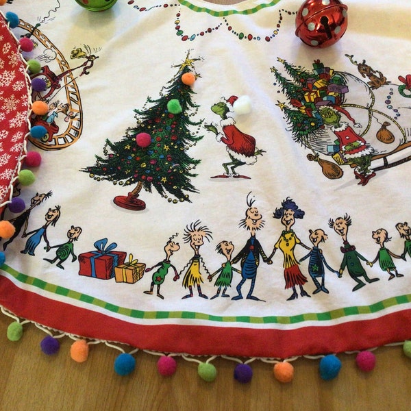 Grinch Christmas tree skirt Dr.Seuss Christmas Grinch decor Pom-Pom tree skirt Grinch 40” tree skirt reversible red snowflake tree skirt