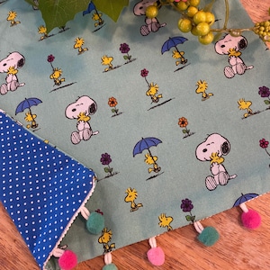 Snoopy Spring bordslöpare Snoopy och Woodstock sommarbordslöpare Peanut Gang bordslöpare Pompom-kant Charlie Brown