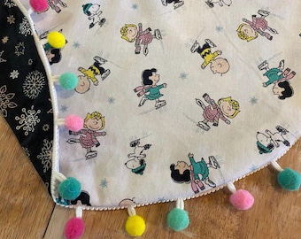Peanuts Christmas Tree Skirt white snoopy table top tree skirt