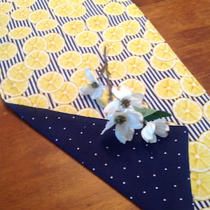 Lemon table runner reversible farmhouse table Americana summer table runner lemon table decor navy blue citrus table fruit decor lemon decor