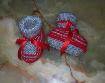 light gray baby booties red stripes