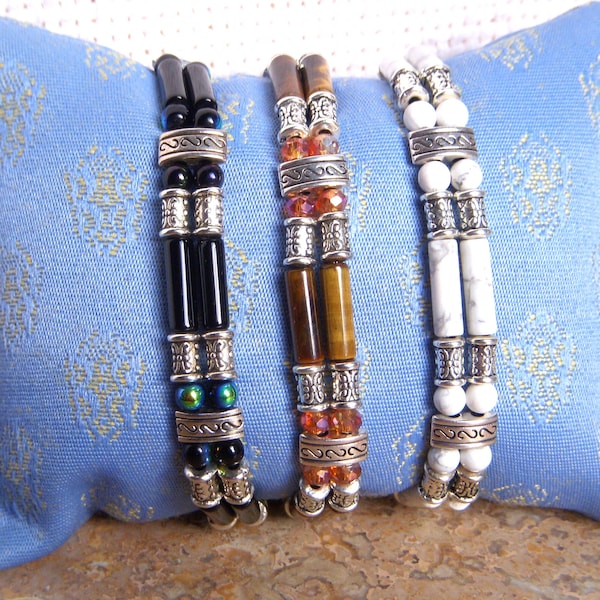 Men's bracelet in HOWLITE, tiger's EYE or ONYX bead and silver Tibetan beads I Men's gift in natural stone